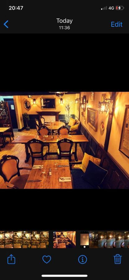 String Of Horses Inn